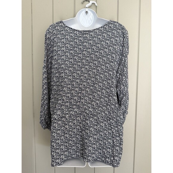 Talbots Top 2X Semi Wrap Viscose V-Neck Blue Geometric Print Short Puff Sleeves - Picture 4 of 7